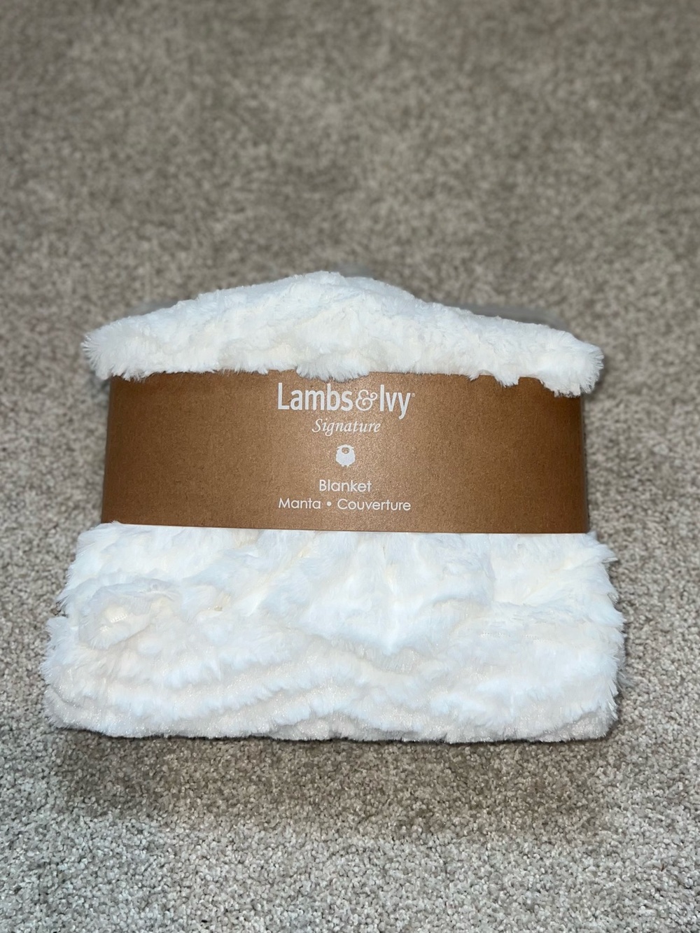 NWT Lambs & Ivy Signature Plush White Throw  Baby Blanket